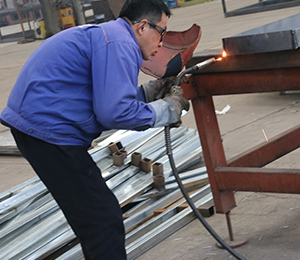 山东蜜桃视频APP下载网站免费一线技术人员操作实拍